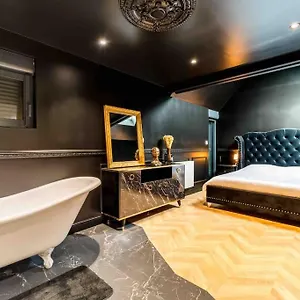 Hébergement de vacances De Charme Avec Spa Privatif Bord De Mer, Trélévern